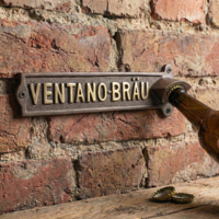 "Ventano Bräu" Bierpause - Wandflaschenöffner aus Messing antik