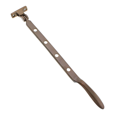 Fensterhalter Modell A7861 in antiker Messing-Ausführung. 315 mm lange Lochschiene inklusive Stellzapfen für die sichere Fenster-Arretierung.